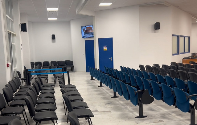 Δίκη για τα Τέμπη: Συνέχεια των ενστάσεων για την υποστήριξη της κατηγορίας με αλλαγές στην αίθουσα