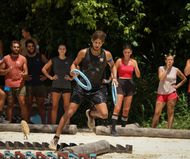 Νέα ανατροπή στο Survivor: Αλλάζουν ξανά οι ομάδες – Μεταγραφές, εντάσεις και νέα στρατόπεδα στο νησί