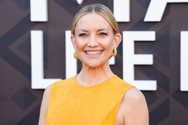 Η Kate Hudson επέλεξε ακόμα μια φορά ελληνικό brand κοσμημάτων και τα σκουλαρίκια της έχουν γίνει ήδη huge τάση