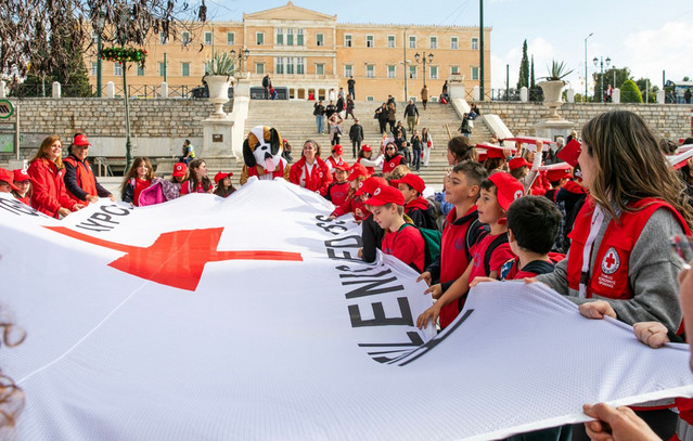 Ελληνικός Ερυθρός Σταυρός: Αυτοφροντίδα και διαχείριση άγχους στις Πανελλαδικές εξετάσεις για μαθητές και γονείς