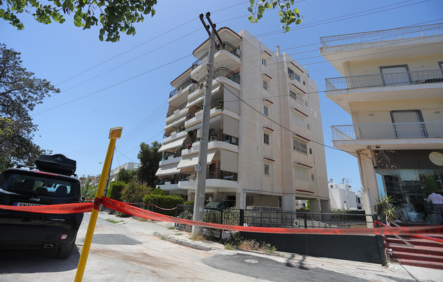 Ιδιόχειρο σημείωμα βρέθηκε μετά την πτώση των δύο 17χρονων κοριτσιών στο κενό στην Ηλιούπολη