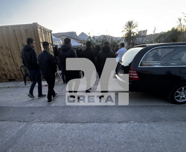 Σκηνές αρχαίας τραγωδίας στο σπίτι του Νικήτα στο Ηράκλειο – Ντυμένος γαμπρός στο φέρετρο – Η φωνή του πατέρα του: «Παιδί μου δεν σε γλίτωσα»