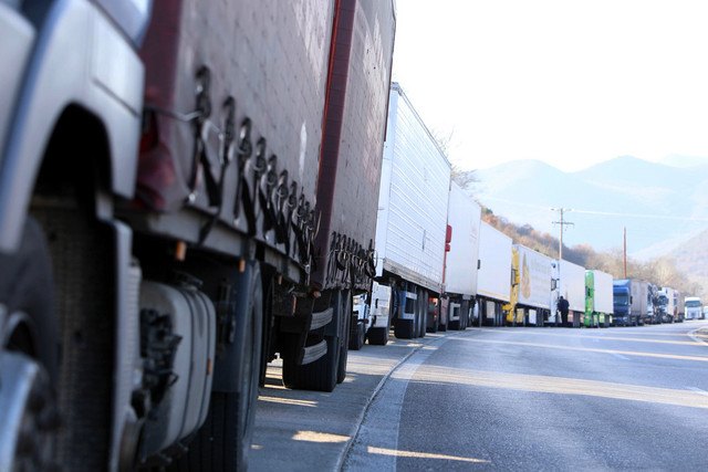 Μπλόκο στο λαθρεμπόριο με GPS και δορυφορική παρακολούθηση φορτηγών | Οικονομία στο PlusTV.gr