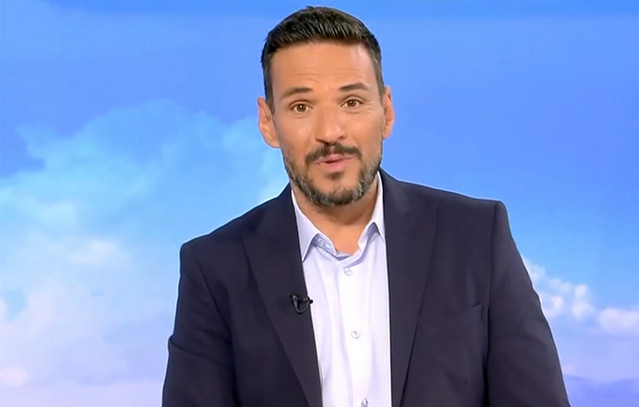 Κώστας Τσουρός στους συνεργάτες του: «Σας ευχαριστώ για τη στάση σας εκτός αέρα» – Συγκίνηση στην προτελευταία εκπομπή