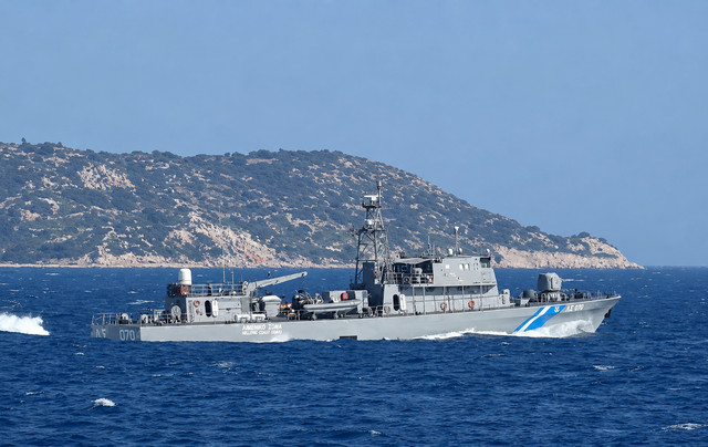 Σε εξέλιξη νέα επιχείρηση του Λιμενικού για λέμβο με μετανάστες νότια της Γαύδου | Κοινωνία στο PlusTV.gr