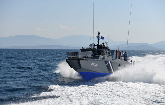 Καταδίωξη ταχύπλοου από τη Χίο έως την Κέρο: Μετέφερε 15 Σύρους μετανάστες | Κοινωνία στο PlusTV.gr