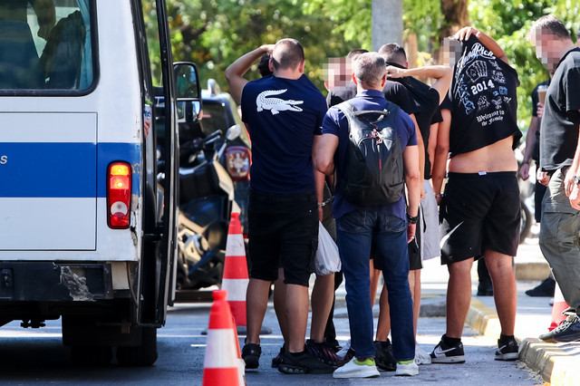 Με μια μαχαιριά κοντά στην καρδιά δολοφονήθηκε ο 15χρονος στην συμπλοκή στην Καλλιθέα – Τι έδειξε η ιατροδικαστική έκθεση