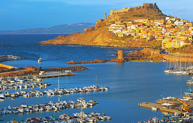 Castelsardo: Το μεσαιωνικό «μπαλκόνι» της Σαρδηνίας πάνω από τη θάλασσα | Ταξίδια στο PlusTV.gr