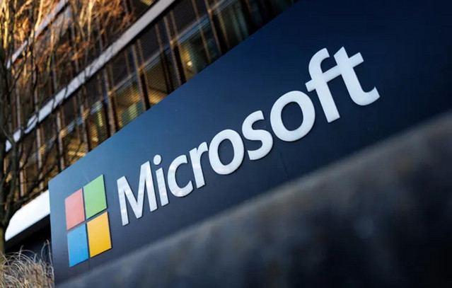 Microsoft αυξάνει τις τιμές λογισμικού λόγω κόστους τεχνητής νοημοσύνης για επιχειρήσεις