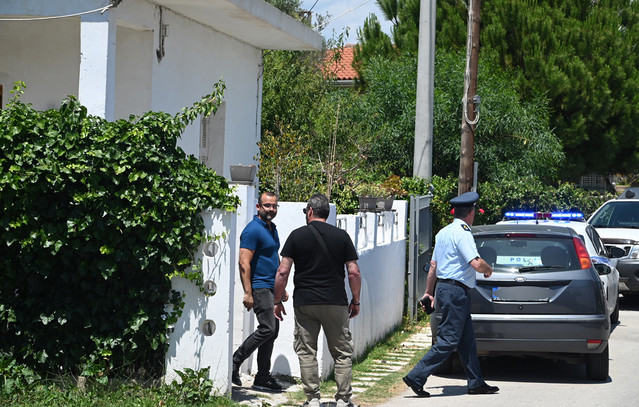 Με περισσότερες από 20 μαχαιριές δολοφονήθηκαν μάνα και γιος στο Αίγιο – Πώς έγινε το έγκλημα