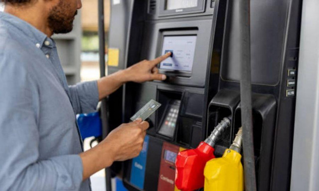 ΑΑΔΕ: Υποχρεωτικό το ΑΦΜ στις αγορές καυσίμων χονδρικής από το 2027 – Τέλος οι απλές αποδείξεις στα πρατήρια
