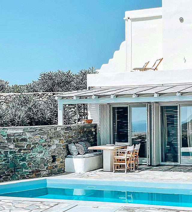 Ένα retreat στην Τήνο συνδυάζει τέχνη, κρασί και κυκλαδίτικη γαλήνη | Ψυχαγωγία στο PlusTV.gr