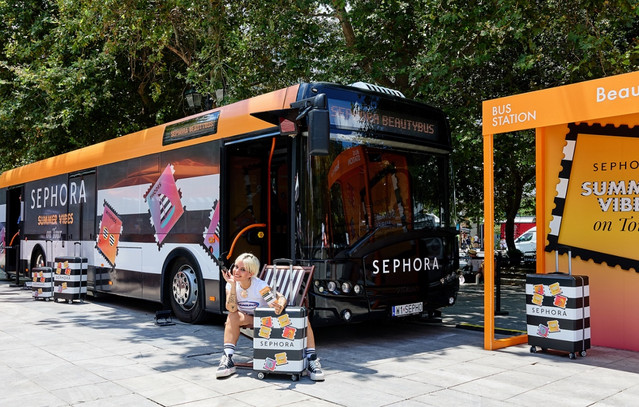 Το Sephora Summer Vibes On Tour φέρνει την πιο fun beauty εμπειρία του καλοκαιριού σε όλη την Ελλάδα