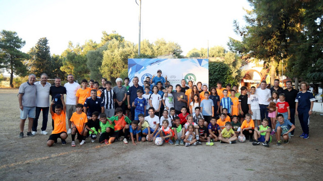Επιστροφή στην αλάνα με τη «γαλανόλευκη» οικογένεια | Αθλητικά στο PlusTV.gr