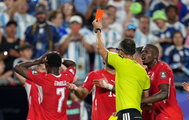 Μουντιάλ 2026 – IFAB: Λάθος η αποβολή του Εμπολό στο Αργεντινή – Ελβετία | Αθλητικά στο PlusTV.gr