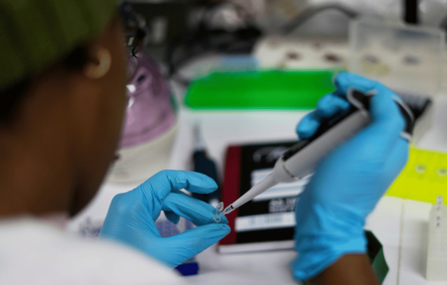 HIV – Συναγερμός από τον ΟΗΕ για νέα έξαρση της επιδημίας: «Δεκαετίες προόδου κινδυνεύουν» | Υγεία στο PlusTV.gr