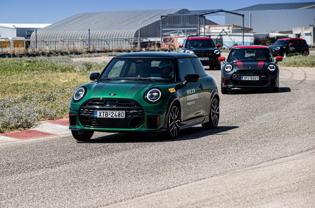 MINI JCW Experience: Όλα τα MINI JCW στην… πίστα | Auto/Moto στο PlusTV.gr