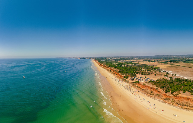 Praia da Falésia: Ανακαλύπτοντας μία από τις ωραιότερες παραλίες στον κόσμο | Ταξίδια στο PlusTV.gr