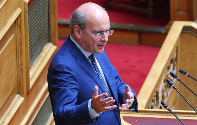 K. Χατζηδάκης: Έρχονται θετικές εξελίξεις στο ρεύμα – Δεν μιλάμε για κατάργηση τεκμαρτού | Οικονομία στο PlusTV.gr