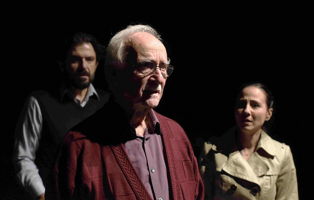 «Ο πατέρας μου»: Η επιτυχημένη παράσταση του Φλοριάν Ζελλέρ επιστρέφει στο Θέατρο Στοά | Ψυχαγωγία στο PlusTV.gr
