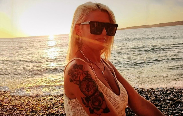 Διακοπές στη Σύρο με τα παιδιά της έκανε η διασώστρια του ΕΚΑΒ – Σήμερα έχει γενέθλια η 10χρονη κόρη της
