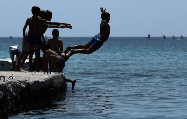 Αλλεργικές αντιδράσεις το καλοκαίρι: Οδηγός για τσιμπήματα, το φαρμακείο διακοπών και η παγίδα με την απότομη βουτιά