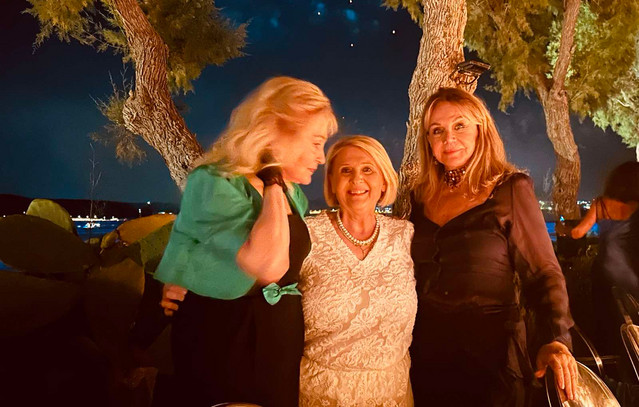 Μια φιλία χρόνων μέσα από ένα και μόνο φωτογραφικό στιγμιότυπο | Lifestyle στο PlusTV.gr