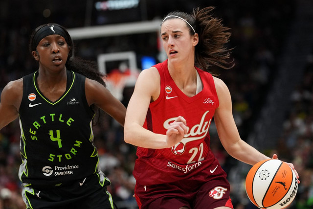 WNBA: Σπάει τα ρεκόρ η Κέιτλιν Κλαρκ και γράφει ιστορία με νέο Triple-double | Αθλητικά στο PlusTV.gr