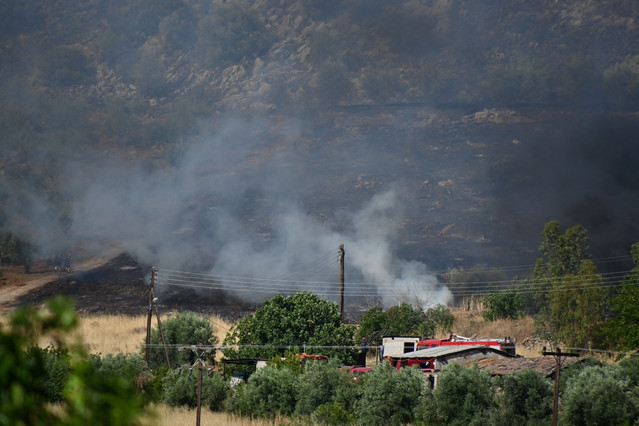 Wildfire Threatens Villages on Greek Island of Kefalonia