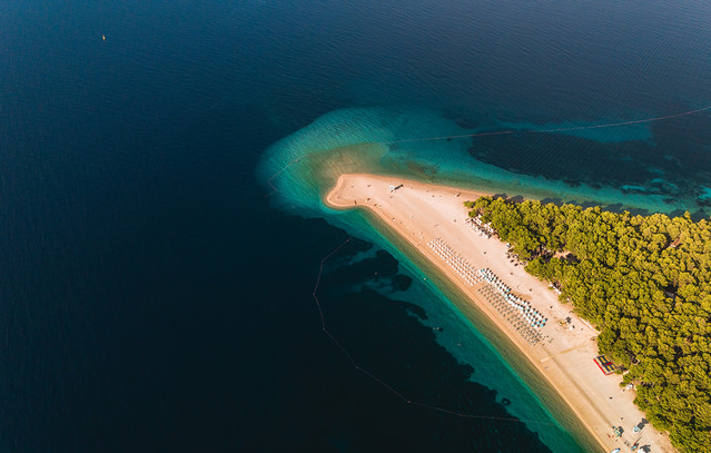 Zlatni Rat: Ποιο είναι το «Χρυσό Κέρας» της Κροατίας που αλλάζει σχήμα κάθε μέρα; | Ταξίδια στο PlusTV.gr
