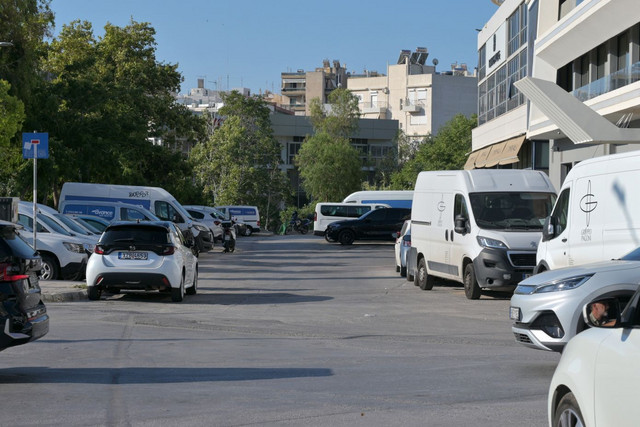 Νέα στοιχεία για τον νεκρό αστυνομικό στον Άγιο Δημήτριο: Το κλειδί και ένα μπουκάλι με αλκοόλ βρέθηκαν μέσα στο όχημα