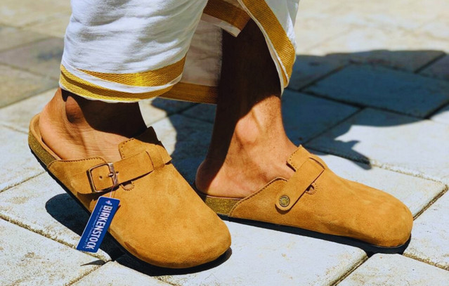 Τα Birkenstock πρωταγωνιστούν – Πώς τα φορούν οι fashion insiders στο εξωτερικό, από το πρωί μέχρι το βράδυ