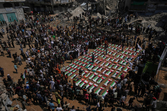 Gaza Holds Mass Funerals for 112 Bodies Found in Rubble