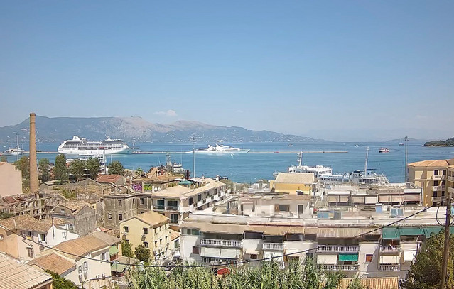Φίλιππος Νιάρχος και Σεΐχης Hamdan Al Nahyan με τις θαλαμηγούς τους στην Κέρκυρα | Lifestyle στο PlusTV.gr