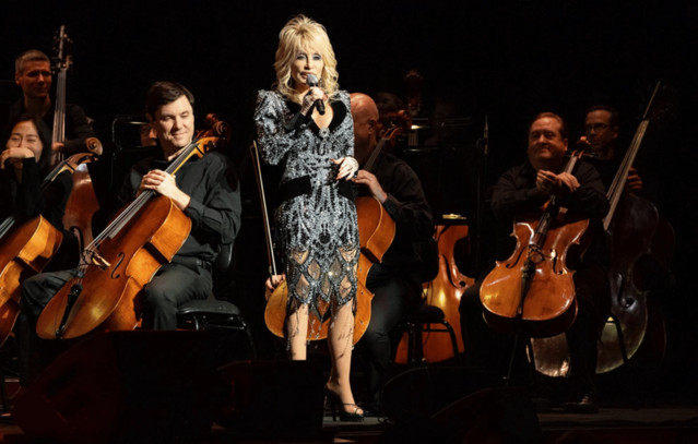 Dolly Parton: Το τραγούδι-μυστήριο που ηχογράφησε πριν τον θάνατό της και θα κυκλοφορήσει το 2046