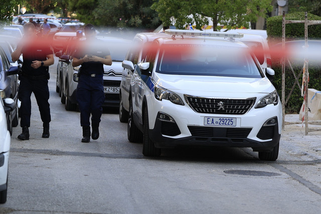 Νέα στοιχεία για τη γυναικοκτονία στη Νέα Σμύρνη: «Η αδερφή της κοπέλας γνώριζε, της είχε δείξει και το όπλο»