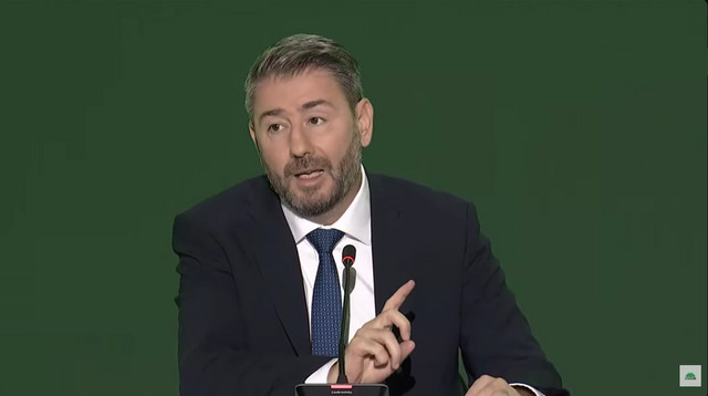 PASOK Leader Androulakis Unveils Costed Economic Plan