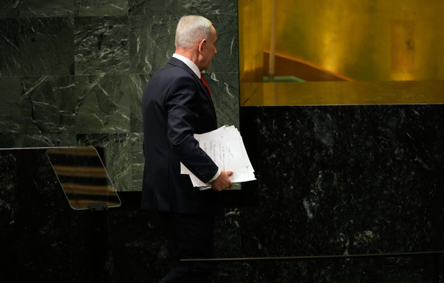 Benjamin Netanyahu makes secret flight to UAE for talks