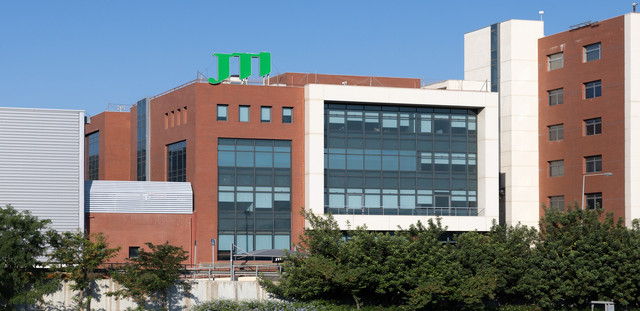 JTI: H εταιρεία με τις ιαπωνικές καταβολές στην 90η ΔΕΘ | Οικονομία στο PlusTV.gr