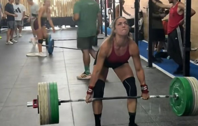 Η Κατερίνα Στικούδη σήκωσε 100 κιλά σε deadlift και προκάλεσε αντιδράσεις στα social media | Lifestyle στο PlusTV.gr