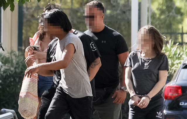 Φρίκη στην Κυψέλη: Στον ανακριτή ξανά το ζευγάρι και ο Αφγανός – Η μεταγωγή τους στην Ευελπίδων