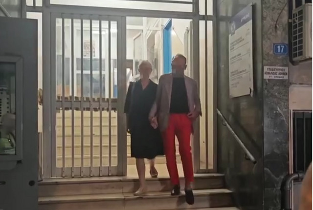 Ελεύθεροι οι δύο γιατροί της ιδιωτικής κλινικής όπου υπέστη ανακοπή ο Γιώργος Μαζωνάκης | Κοινωνία στο PlusTV.gr