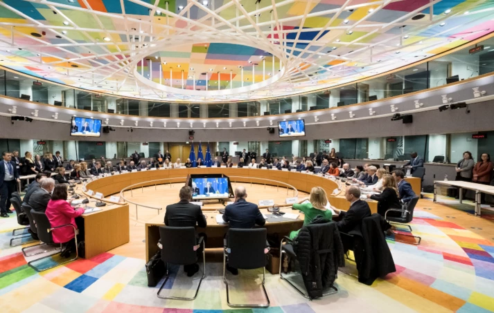 Η Κομισιόν προετοιμάζει «στιβαρή, σταθμισμένη» απάντηση στους νέους δασμούς Τραμπ