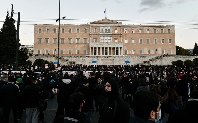 https://www.newsbeast.gr/image/s830x/webp/file/files/1/2021/03/5254082.jpg