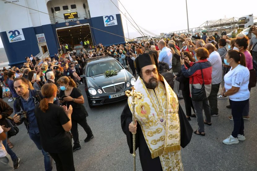 https://www.newsbeast.gr/image/s830x/webp/file/files/1/2021/09/mikis1-1.jpg