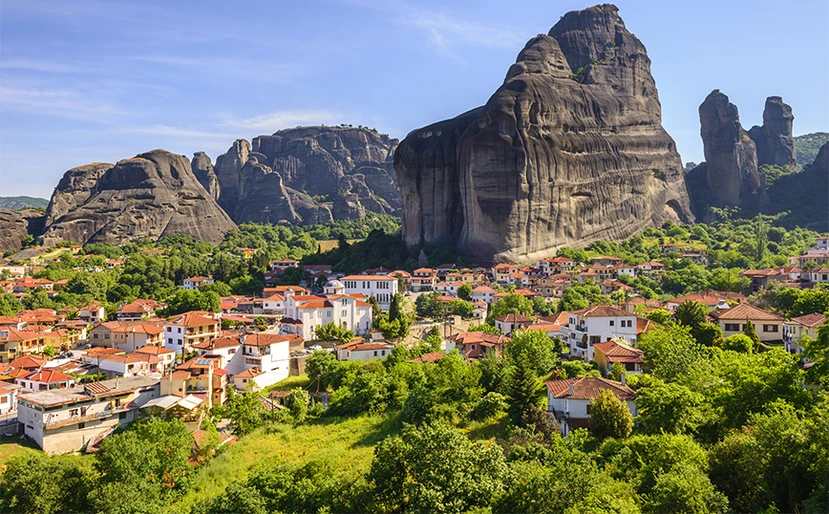 Meteora: Patru motive pentru a vizita „pădurea sacră” a Tesaliei Meteora: Patru motive pentru a vizita „pădurea sacră” a Tesaliei