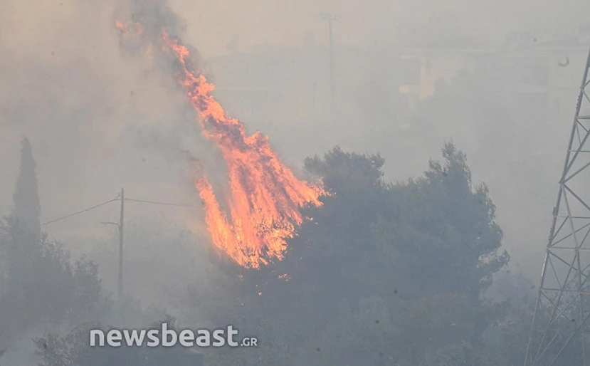 Atena.. Incendiu în Penteli scăpat de sub control - și ordine de evacuare în Dravi, Dioni și Demaki - video