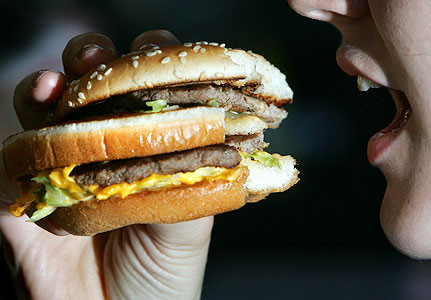 Πώς η McDonald&#8217;s επιδιώκει να μειώσει τα κόστη και να αυξήσει την παραγωγή