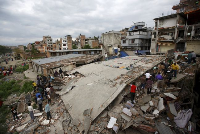 Ισοπέδωση με πάνω από 1.000 νεκρούς από το σεισμό στο Νεπάλ