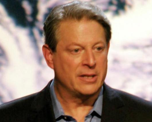 Ο Αλ Γκορ, η σεξουαλική αποπλάνηση και το λεκιασμένο παντελόνι